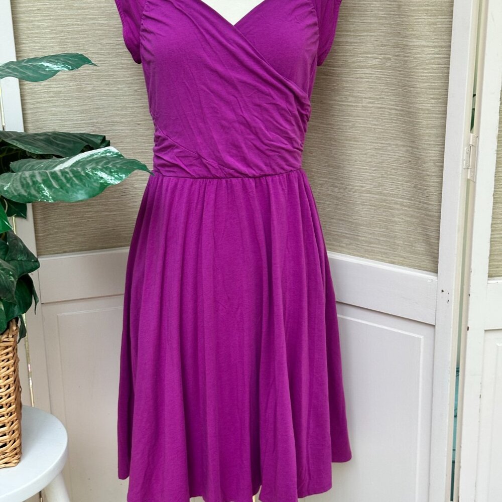 Garnet Hill Magenta Jersey Midi Dress S Surplice V Neck Fit Flare Stretch Knit - Picture 2 of 8